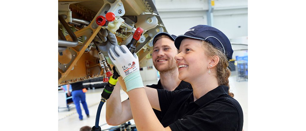 Lay AIRBUS Webseite Fliesstext Bild Technische Ausbildung 620x430px 2020 02 DN
