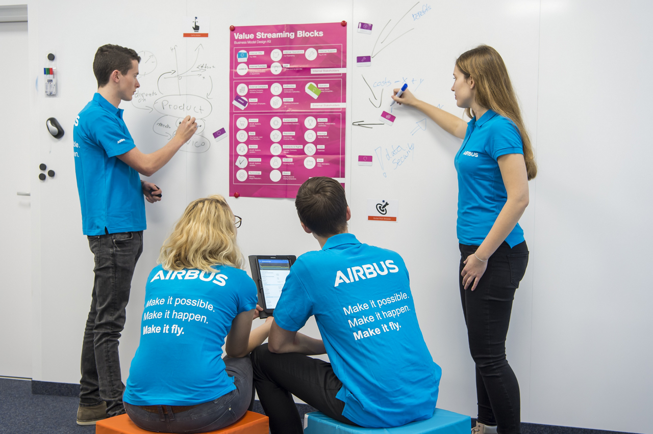 Airbus; Azubis 2017; 18.12.2017;Friedrichshafen