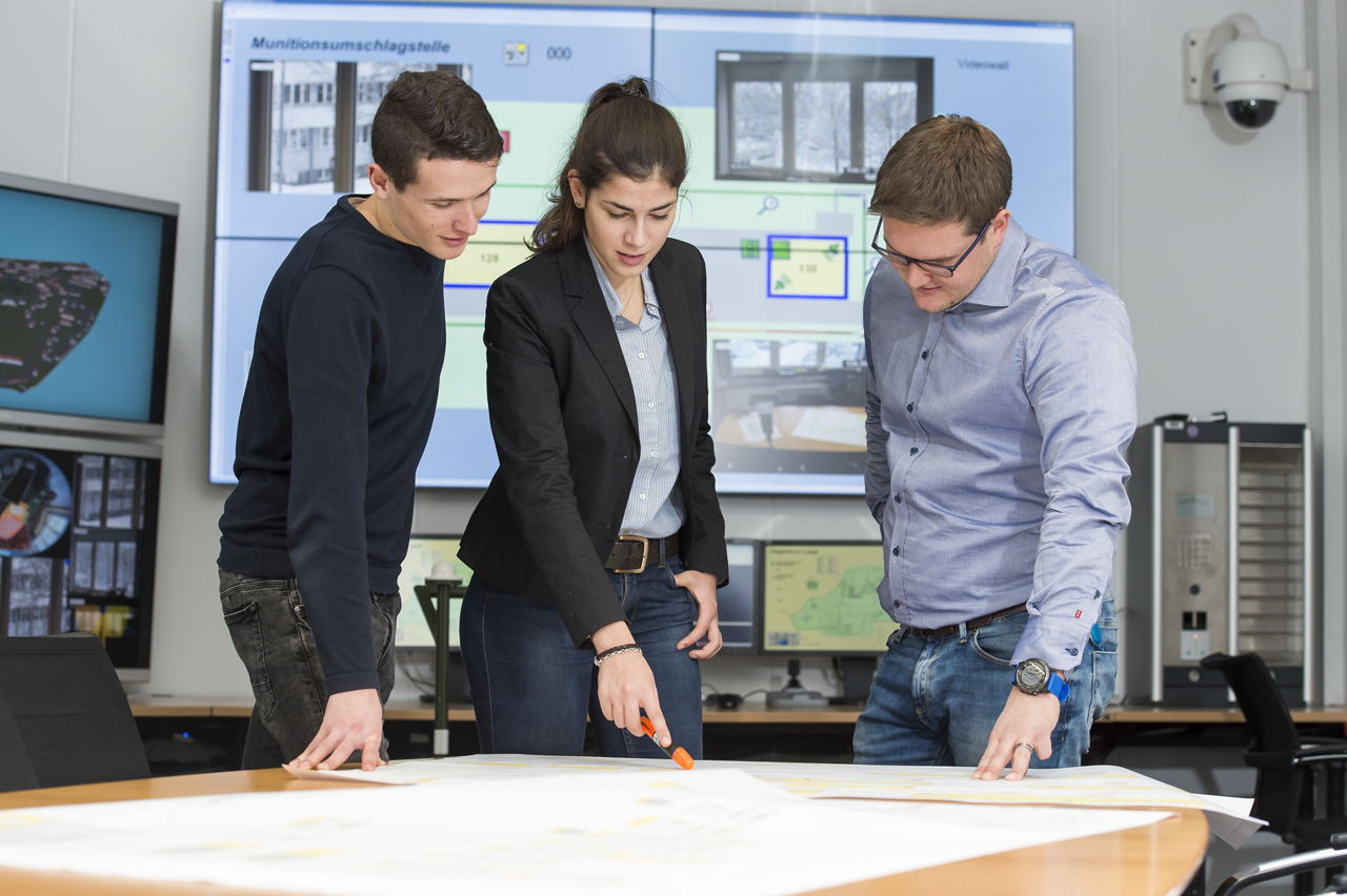 Airbus; Azubis 2017; 18.12.2017;Friedrichshafen