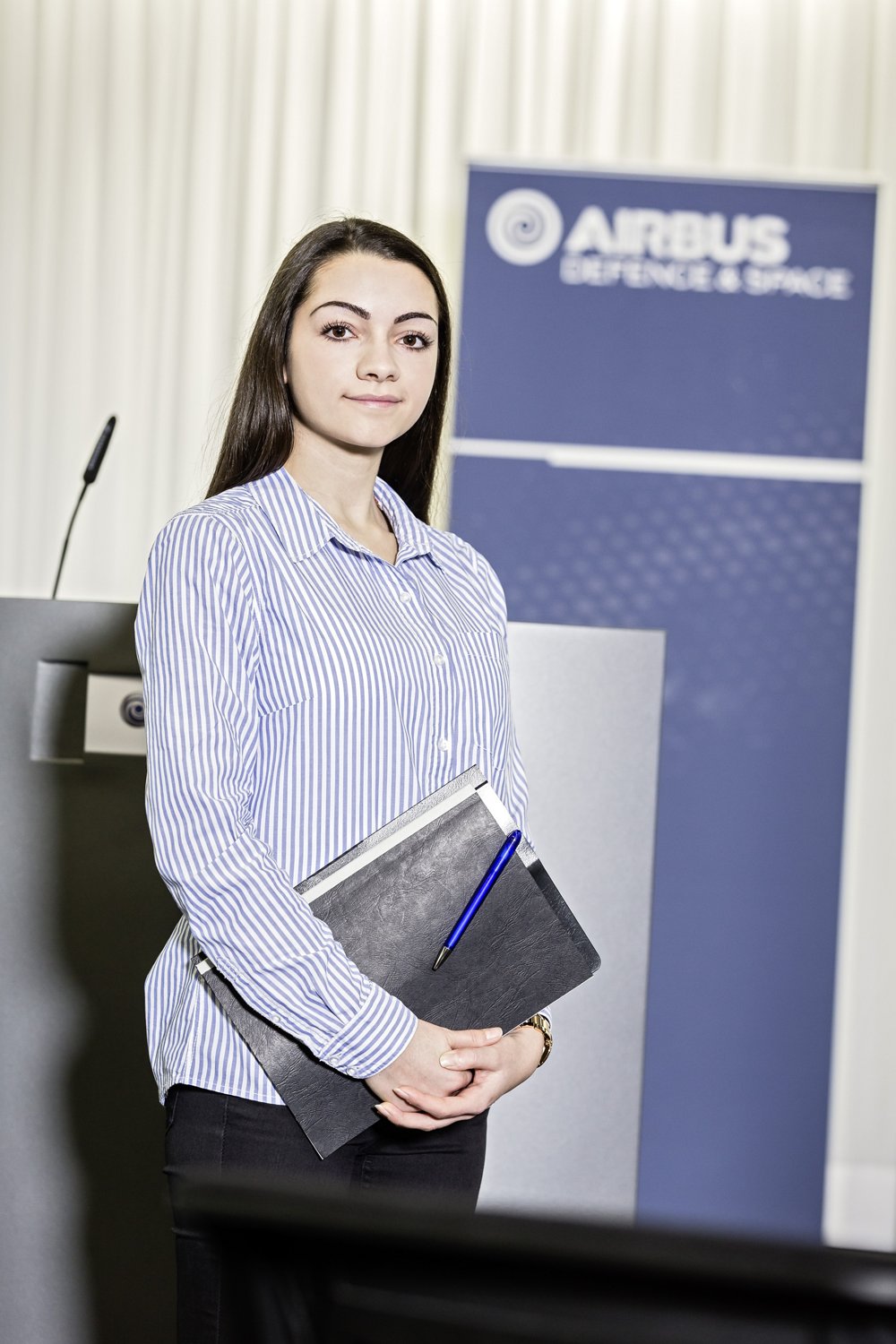 Irina, macht eine Ausbildung zur Kauffrau für Büromanagement. 