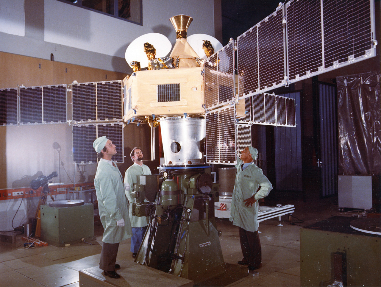 Europe’s first communications satellite, Symphonie, is inspected ahead of its 1974 launch on a Delta rocket.