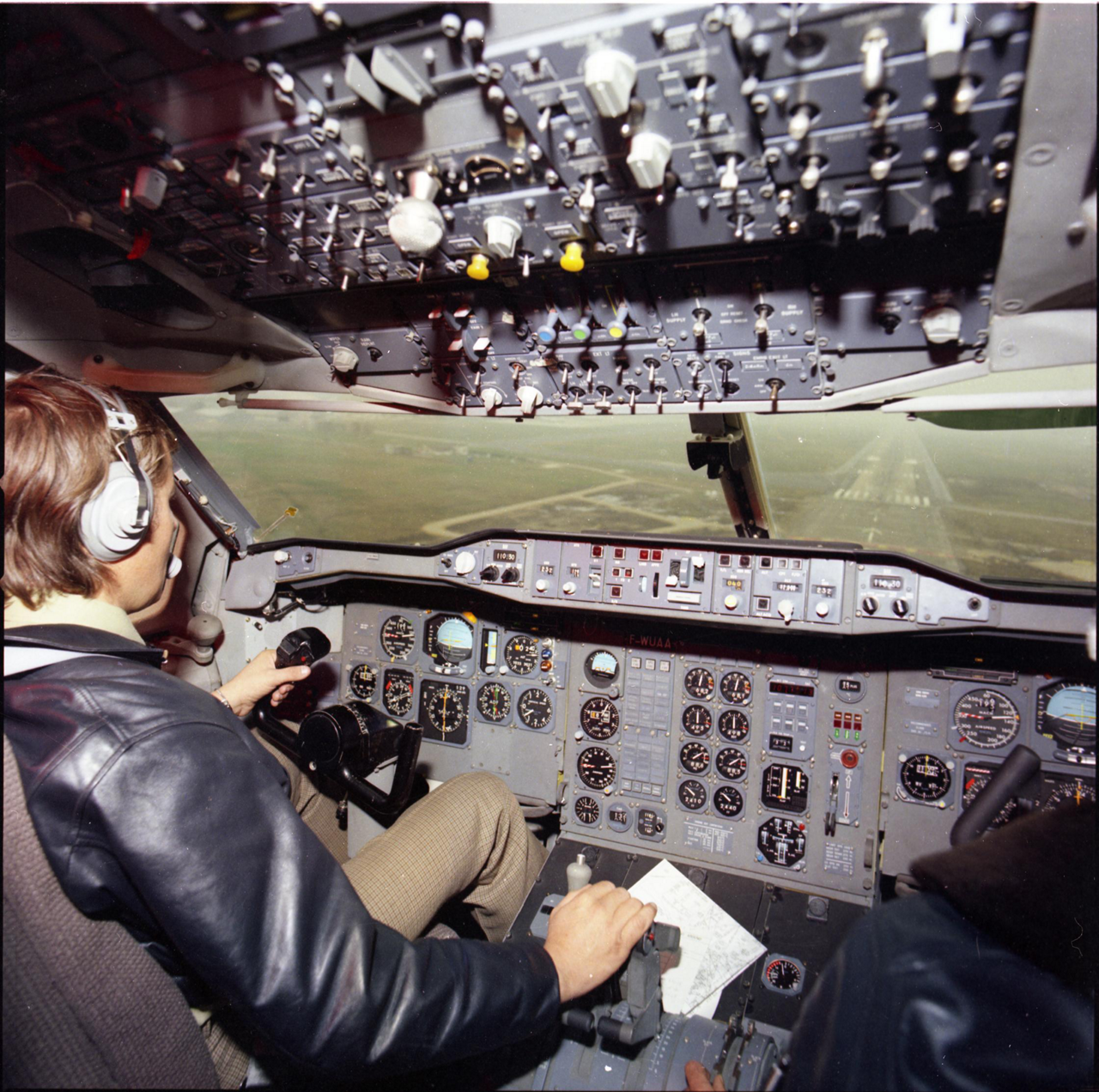 A view of Airbus’ innovative Forward-Facing Crew Cockpit configuration inside an A300 aircraft.  