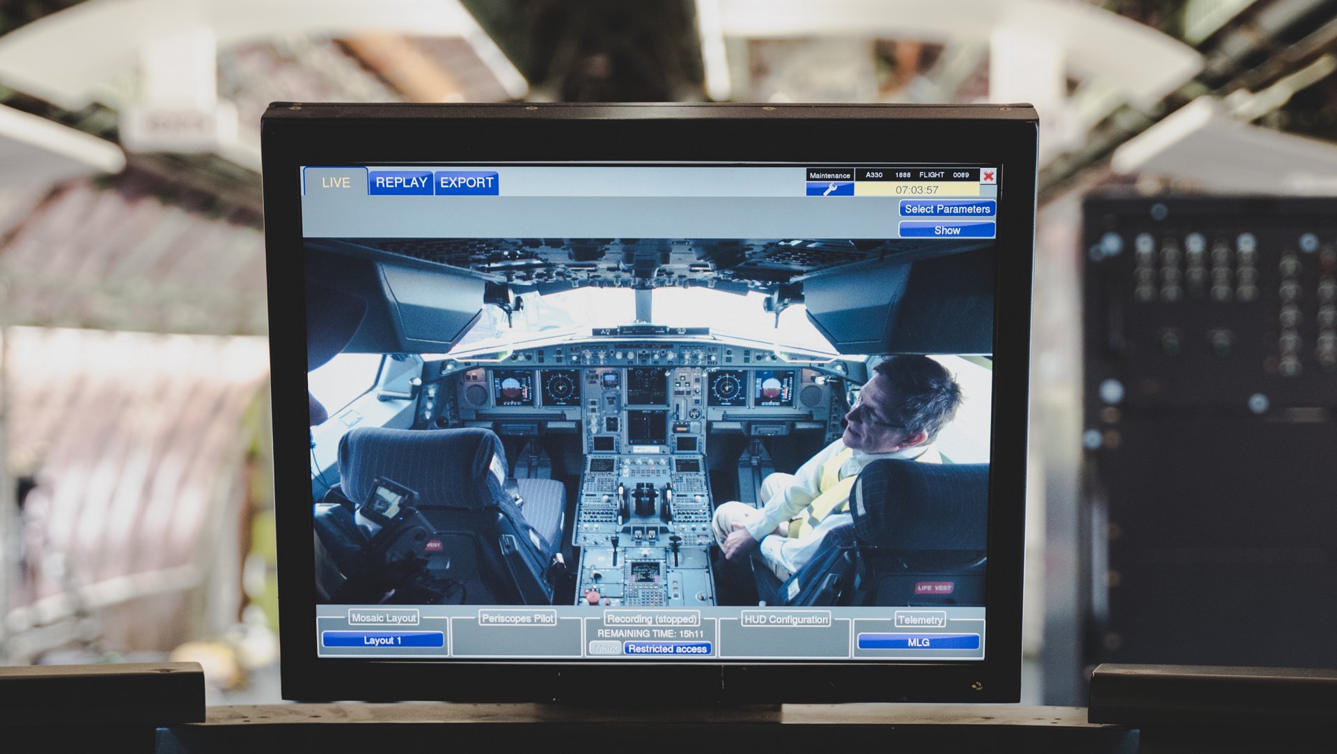Click here to find out more about advanced technology and the A330neo