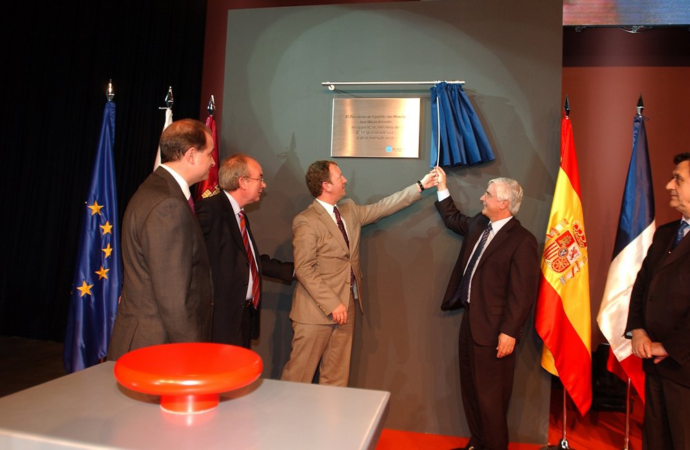 A photo from the inauguration ceremony for the Eurocopter España site in Albacete, which opened in 2007.  