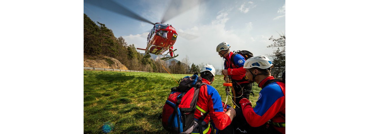 H145 performing public service operation
