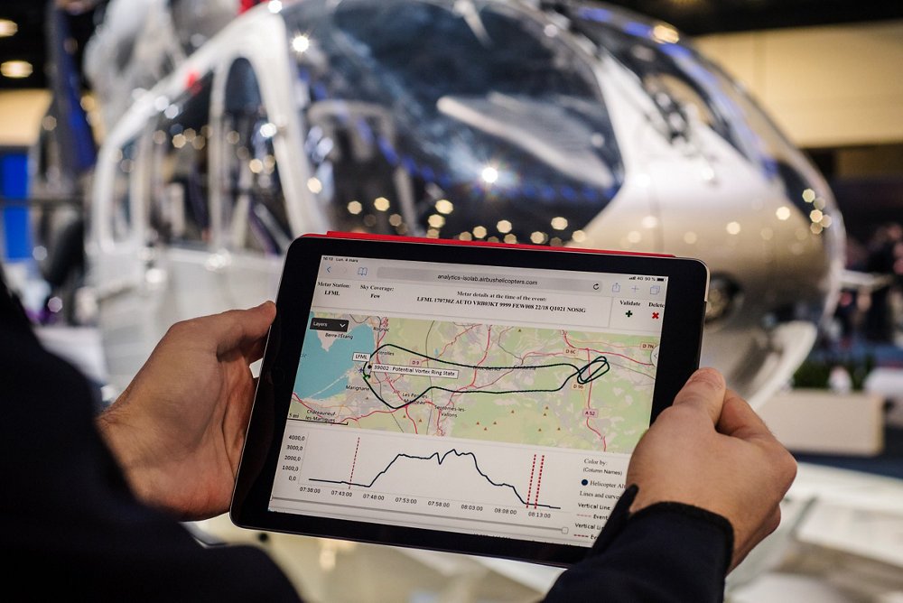 从空中客车直升机飞行分析器乐动体育app靠谱吗直升机飞行数据监测结果（HFDM）分析服务被显示在平板设备上。