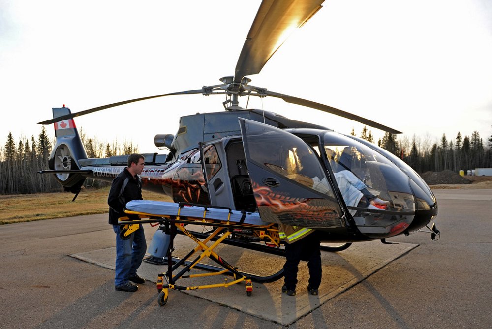 The H130's unobstructed cabin – the benchmark in size among single-engine helicopters – offer open space without partitions, accommodating EMS equipment tailored to customer needs.
