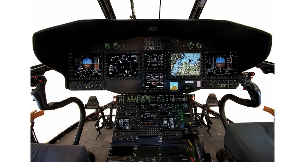 一架空客H215M军用直升机的仪表面板和乐动体育app靠谱吗飞行控制特写。