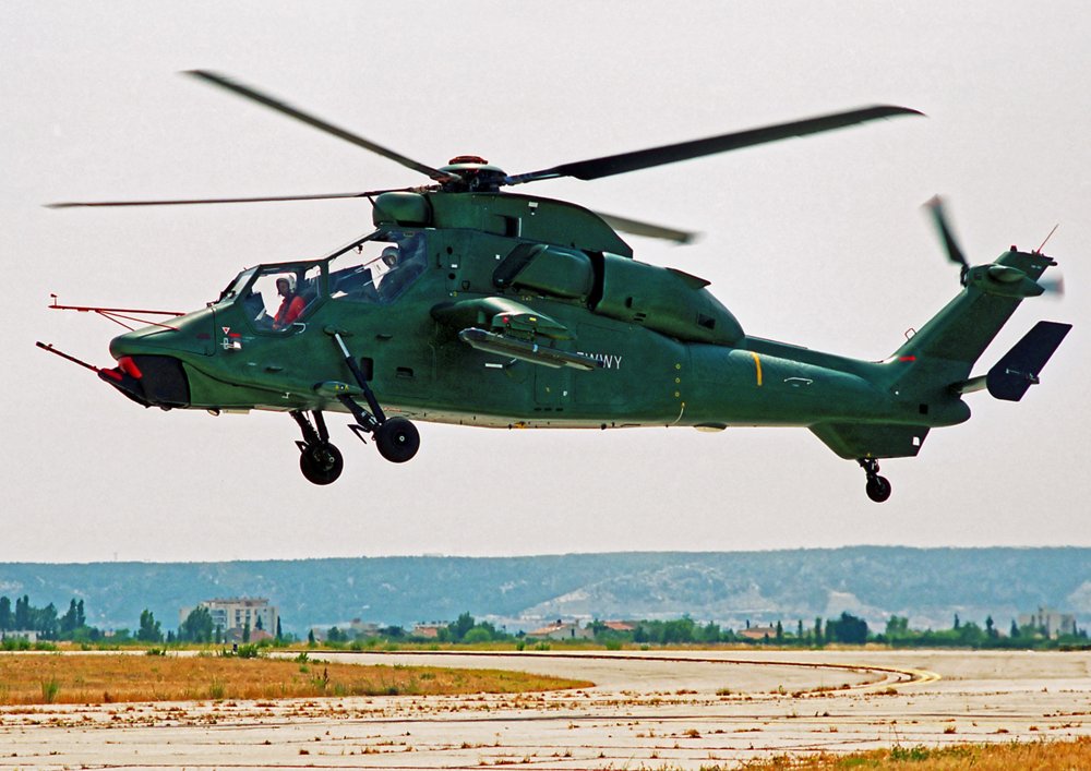 第二架“虎”型攻击直升飞机原型的处女飞行在1993年进行。