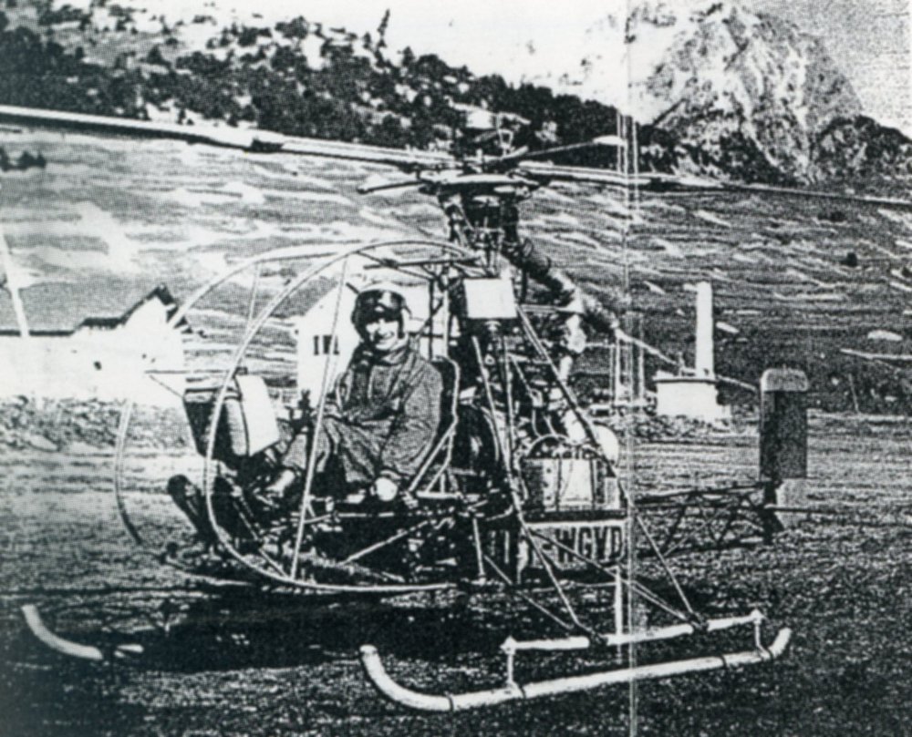 在SO1220 Djinn光观察直升机起飞之前，法国飞行员让Dabos显示。