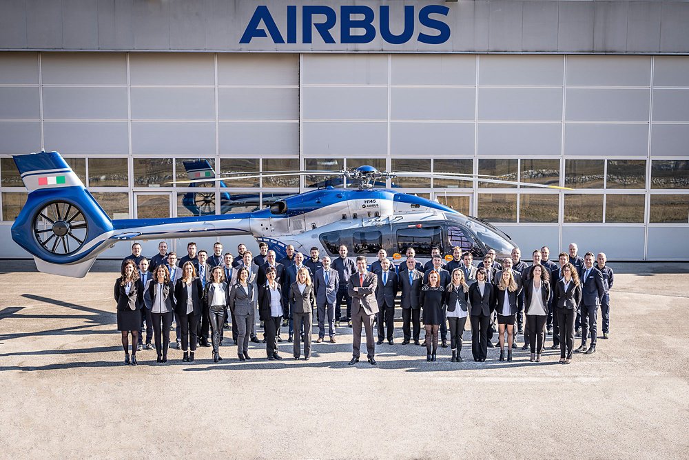 员工马克斯巴斯直升机收购了20乐动体育app靠谱吗19年的长期经销商和50年伙伴Aersud Elicotteri。