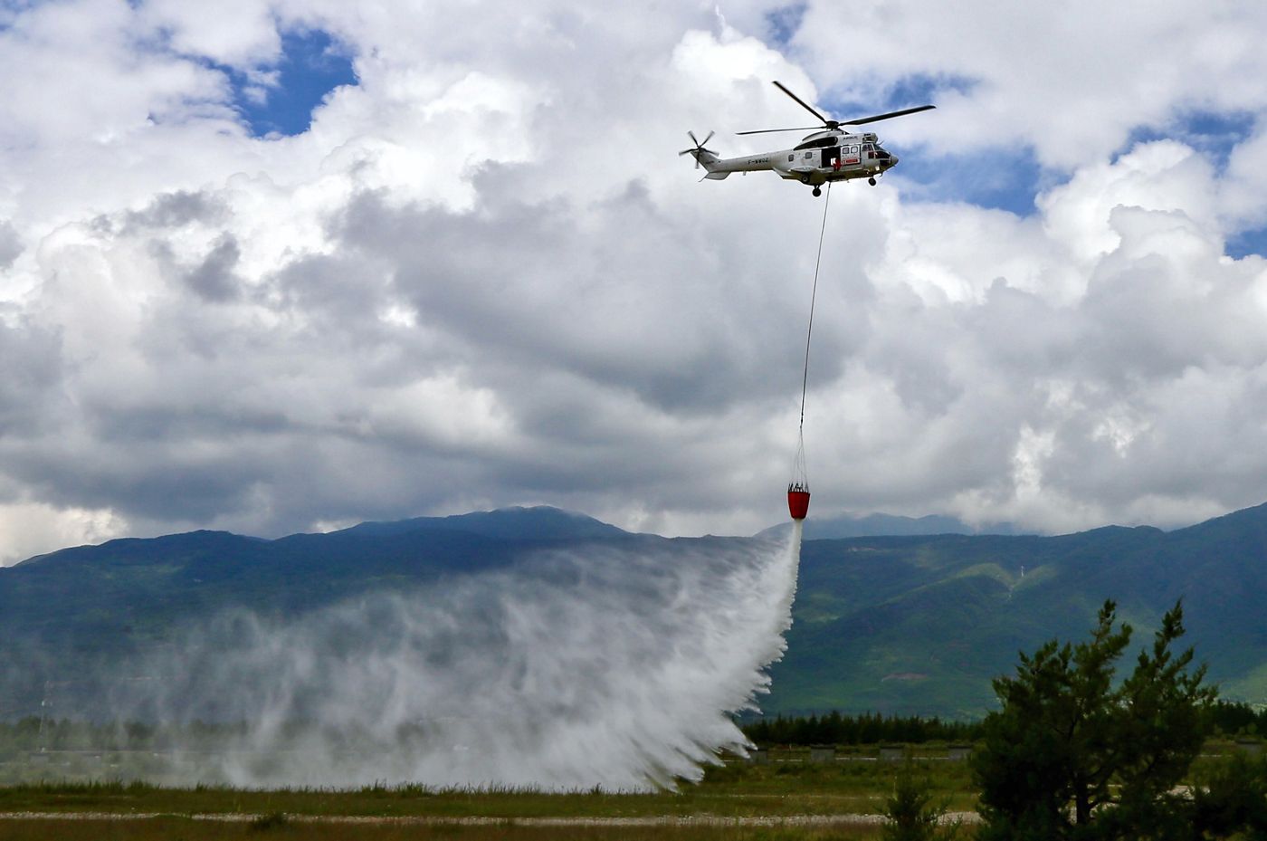 H215 in action during China demo tour