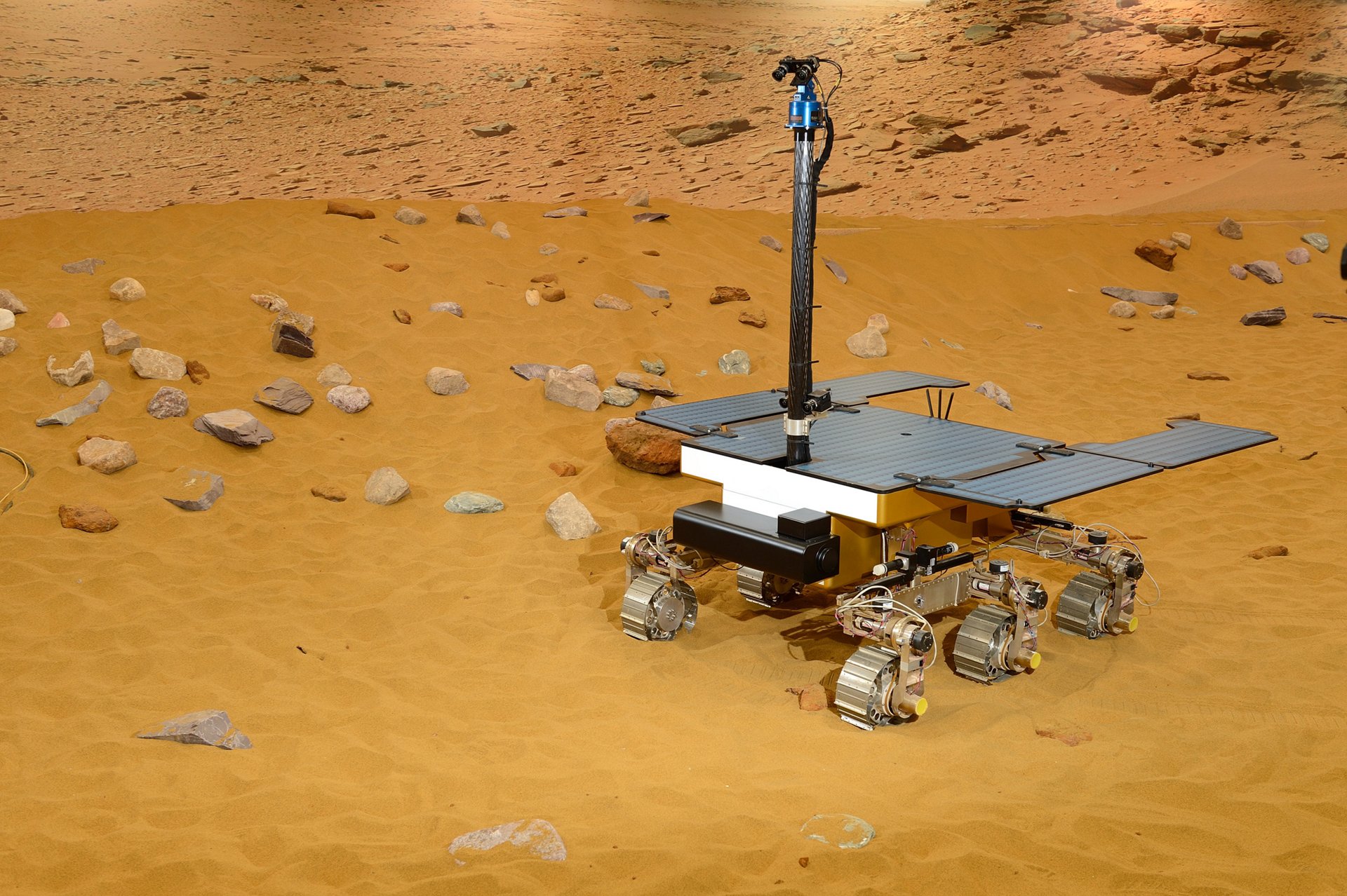 ExoMars Rover mission: how Airbus looks for life on the red planet ...
