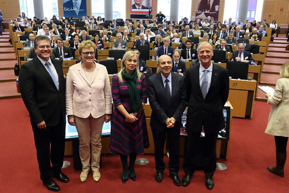 Keynote Speakers at the EU Aeronautics Conference 4.0 (EU Vice President Šefčovič; President of the European Parliament's Sky and Space Intergroup Monika Hohlmeier; EU Commissioner Elżbieta Bieńkowska; Dassault CEO Eric Trappier; Airbus CEO Tom Enders)