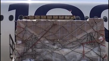 A350-1000 in Tianjin - masks loading covid-19