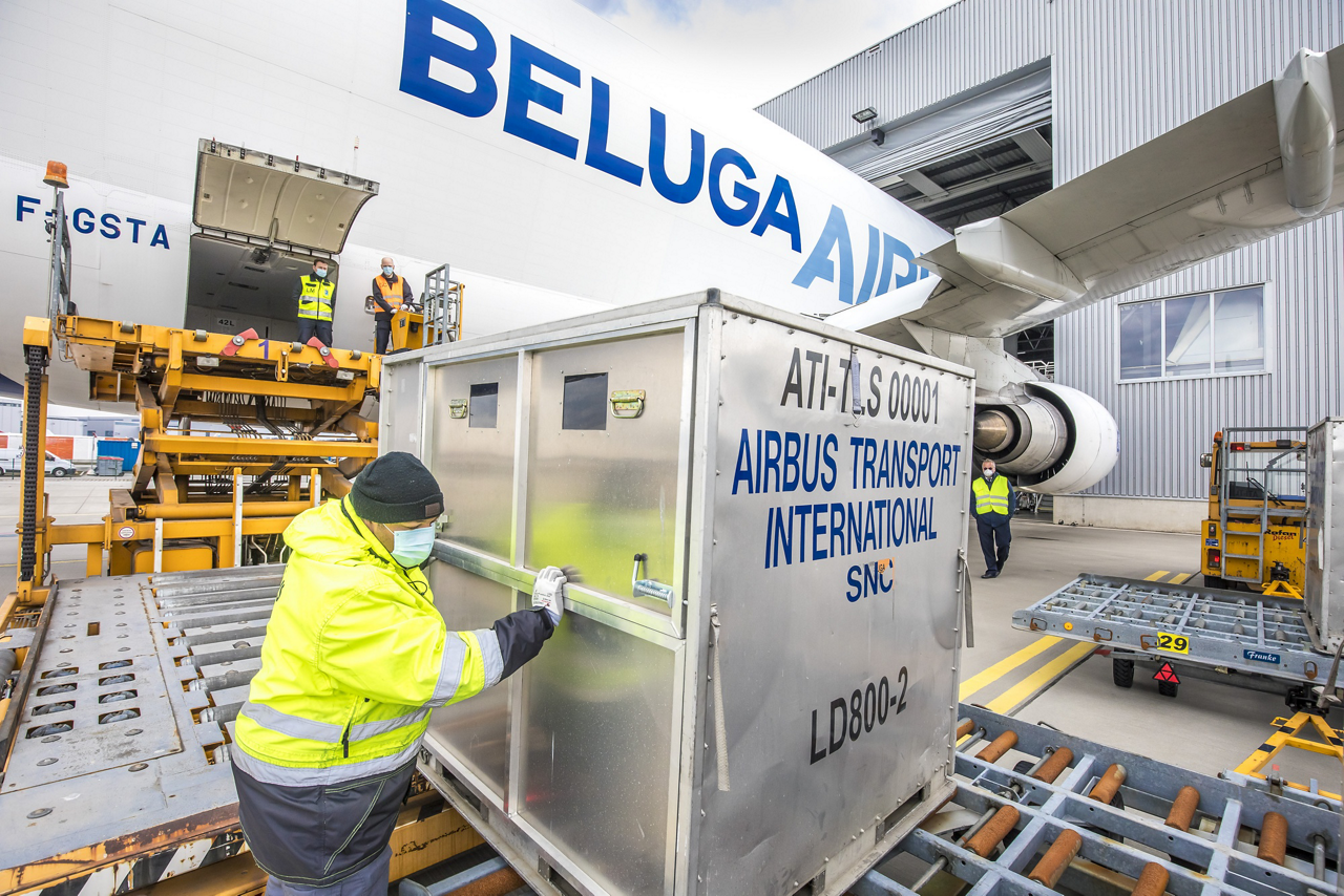 Airbus delivers COVID-19 masks from Toulouse to Hamburg-Finkenwerder
for German government