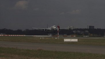 乐动体育app靠谱吗空中客车A350-1000在汉堡 - 面具卸载
