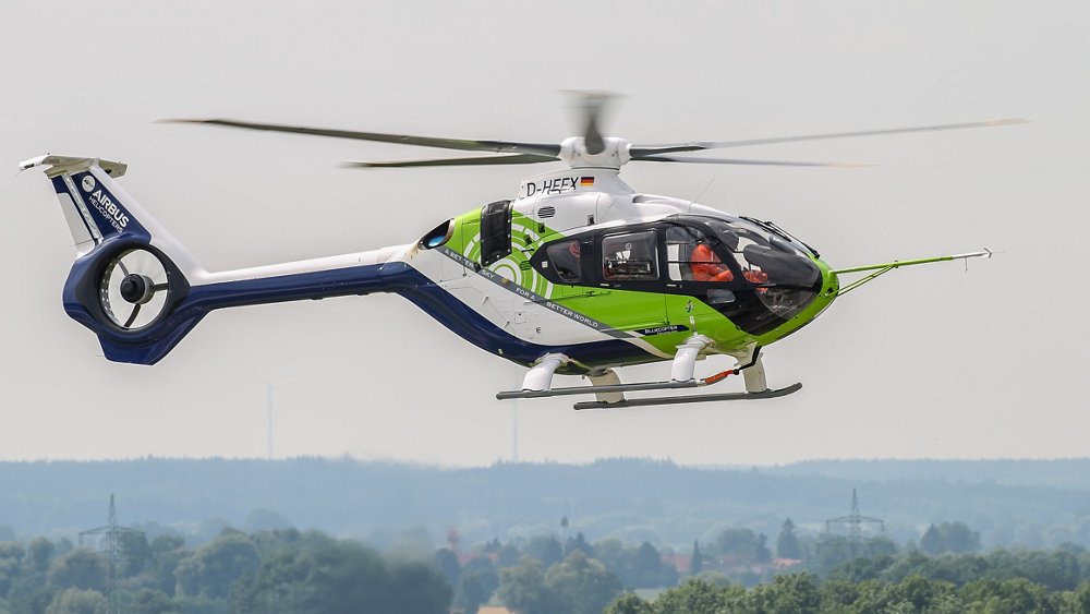 乐动体育app靠谱吗空中客车直升机Bluecopter示威者在2015年首飞的第一次。