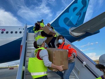 Loading of humanitarian goods on an Airbus A330neo test aircraft at Vatry, France