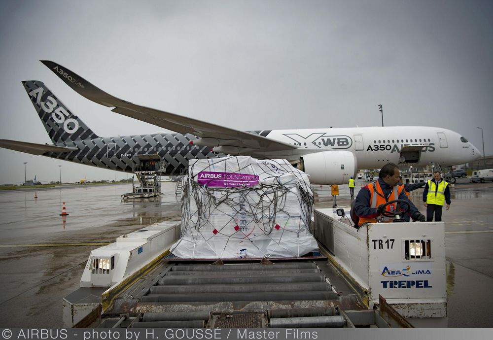 Loading of relief goods and medical personnel on an Airbus A350 XWB test aircraft at Paris Charles de Gaulle