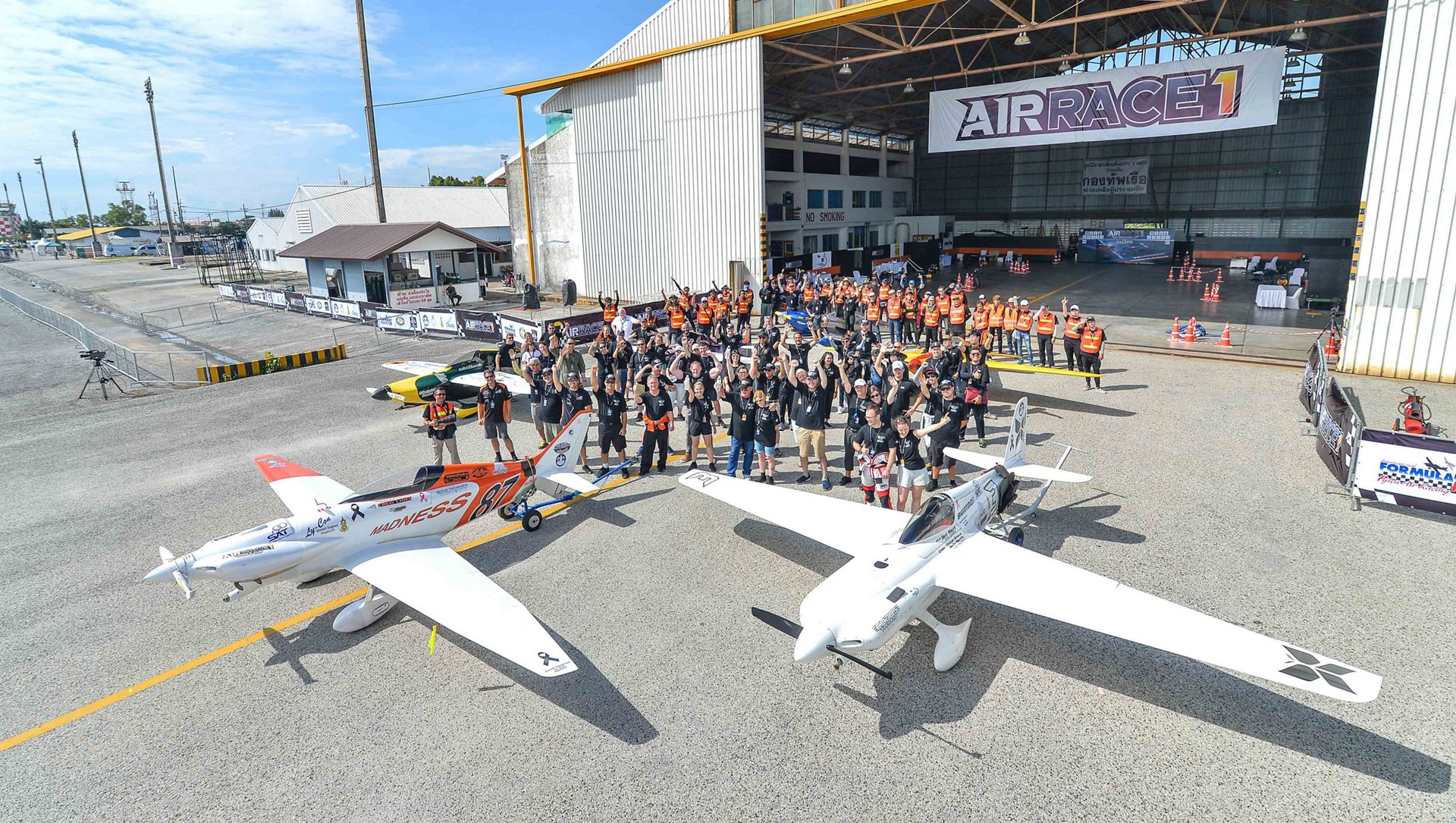 Airbus Creates The First Electric Airplane Race With Air Race E Innovation Airbus