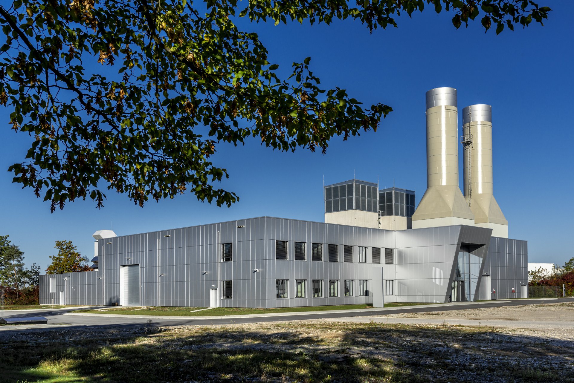 This Airbus test centre will provide a space to research technologies for alternative propulsion systems and energy sources – such as electric motors for unmanned aerial vehicles, hybrid propulsion systems and hydrogen for combustion or synthetic fuel use.