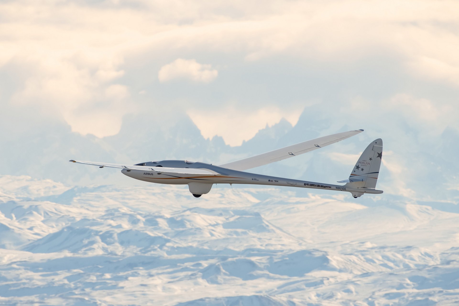 Airbus Perlan Mission II soars to over 62,000 feet, setting second altitude world record and crossing Armstrong Line