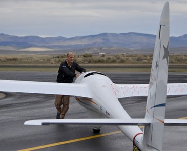 Airbus CEO Tom Enders worked alongside the Perlan 2 glider team in Nevada