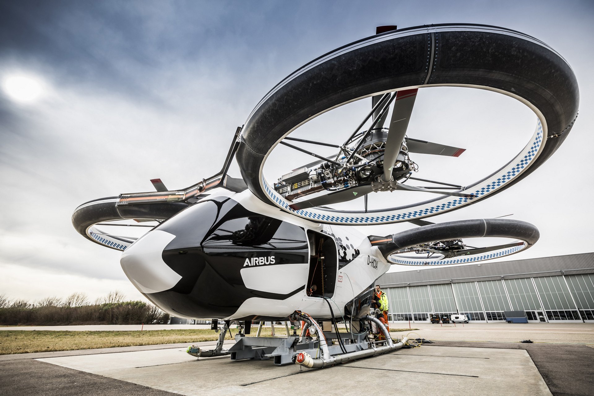 The CityAirbus was presented on March 11 at the City of Ingolstadt to members of the German government and the public. Citizens had the opportunity to ask Airbus experts questions about the vehicle and the concept of Urban Air Mobility. Airbus and Ingolstadt believe that a dialogue between manufacturer, authorities and the public are a prerequisite for the successful introduction of Urban Air Mobility in the infrastructure of cities. Airbus and Ingolstadt are partners in the framework of the EU’s EIP-SCC initiative for smart cities.