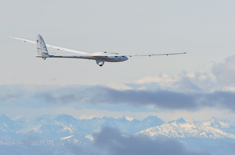 Pilots Jim Payne, Morgan Sandercock, Tim Gardner and Miguel Iturmendi have soared the pressurized Perlan 2 glider in a series of flights reaching a maximum altitude to date of 32,500 feet.