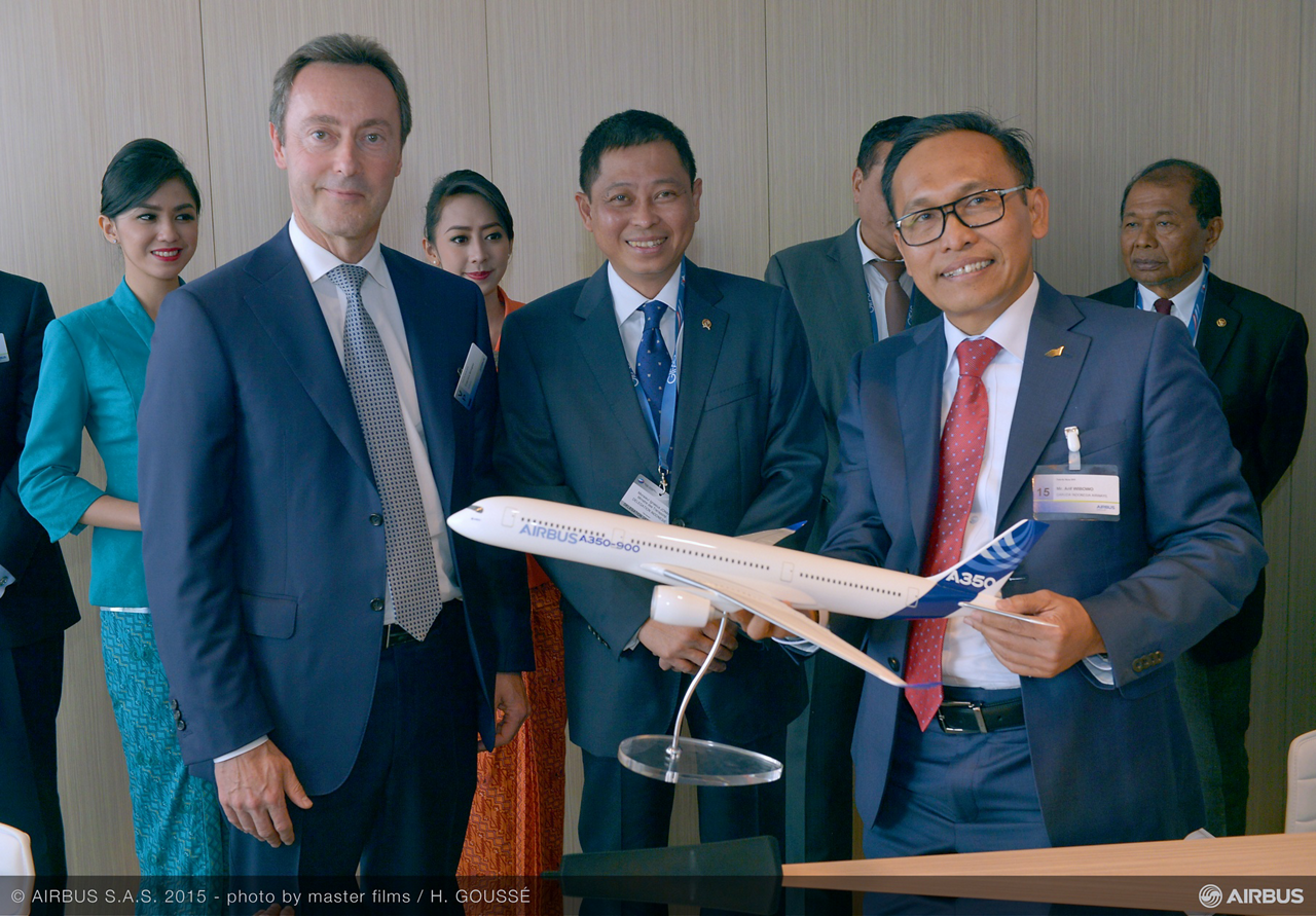 Garuda Indonesia Signs Loi For 30 A350 Xwb Commercial Aircraft