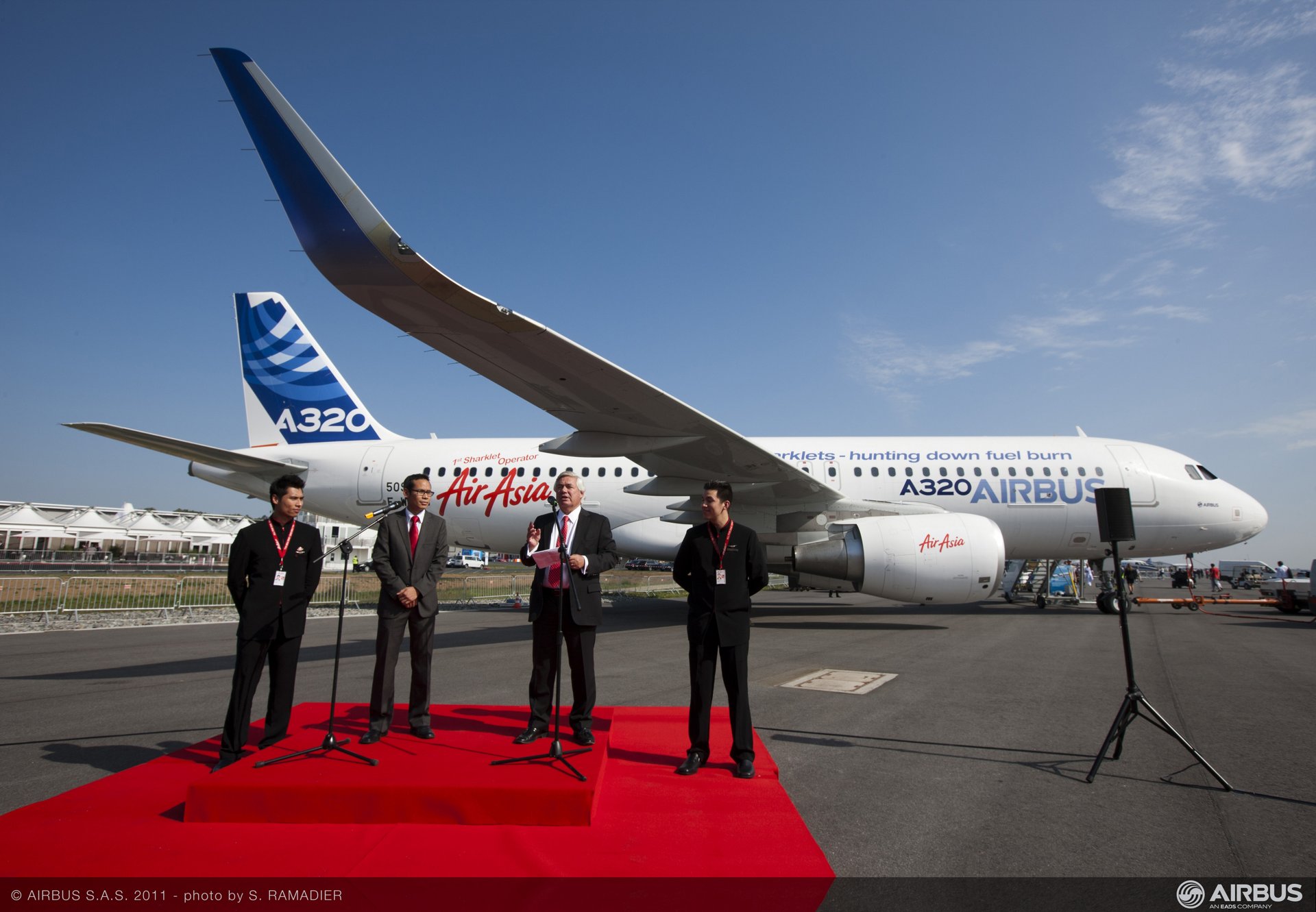 AirAsia to become first Airbus A320 'Sharklets' operator ...