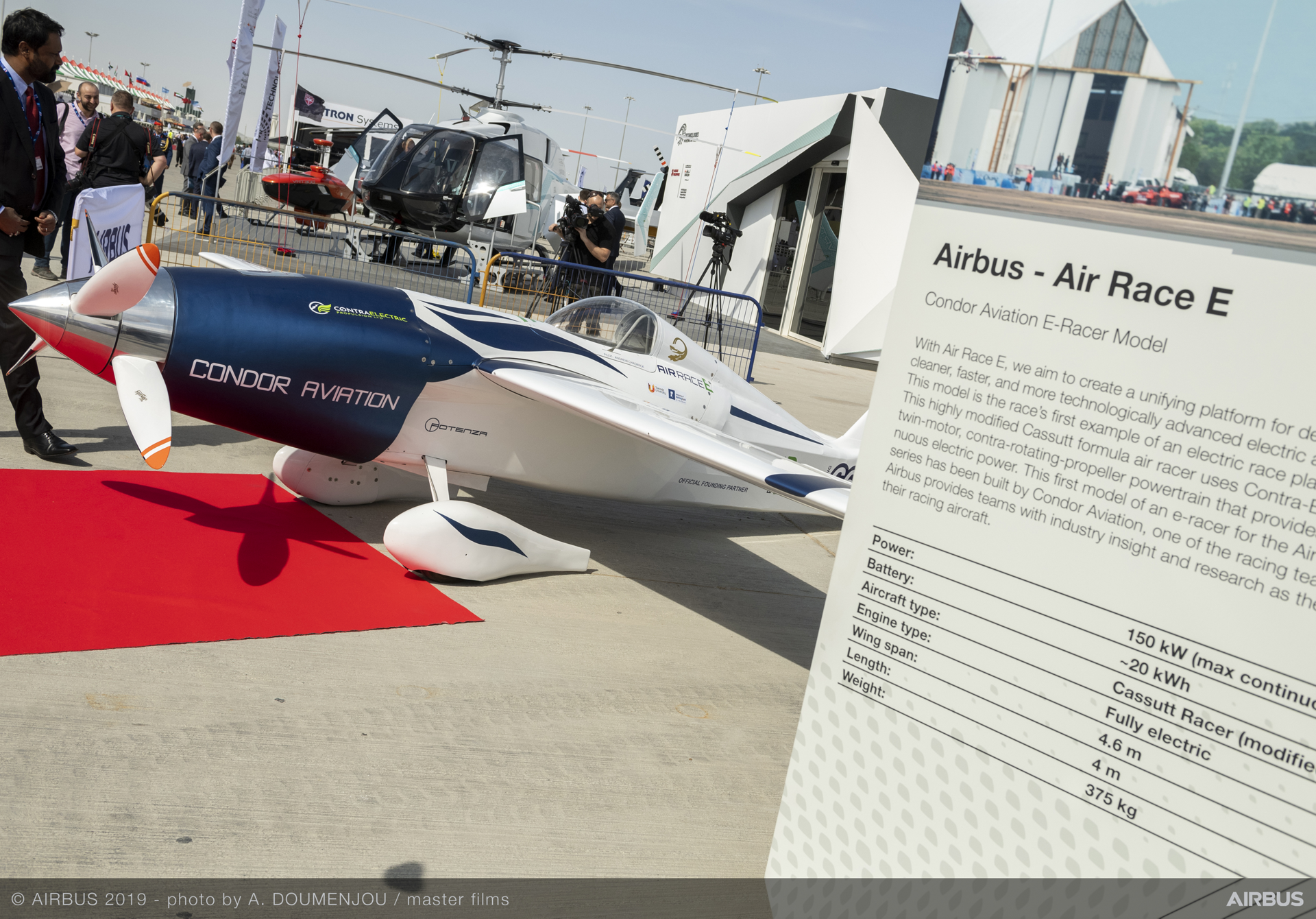 Team Condor Aviation e-racer model for Air Race E on static display – Dubai Airshow 2019
This first example of an electric race plane will compete in Air Race E, the world’s first all-electric airplane race of which Airbus is Official Founding Partner. The 2019 Dubai Air Show marks the e-racer’s first public appearance
