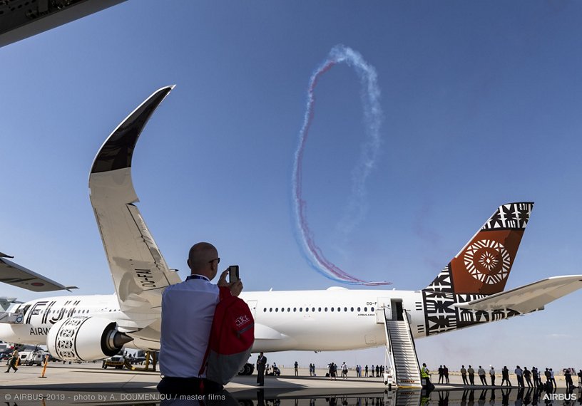 A350 XWB and Patrouille de France – Dubai Airshow 2019 Day 1