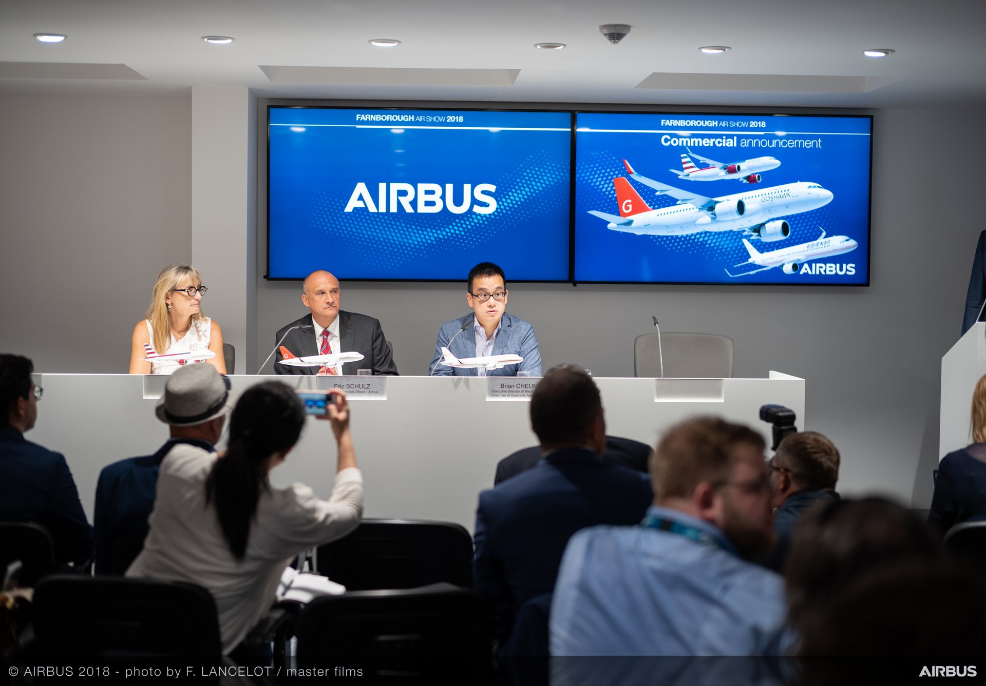 From Left to right:
Isabelle FLORET, Head of Leasing Markets /
Eric SCHULZ, Chief Commercial Officer Airbus /
Jacob LEE, Senior Vice-President CTFE 
