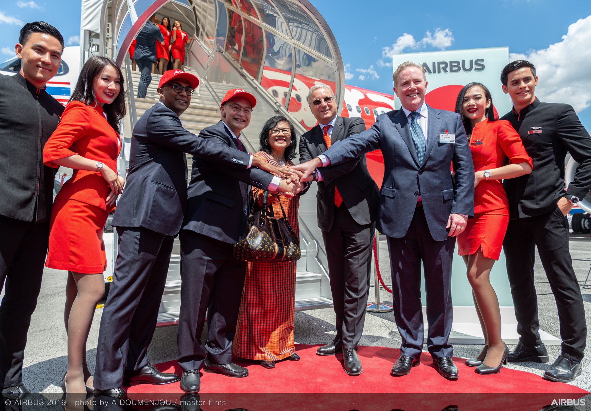Airbus Reveals First A330neo For Airasia Commercial