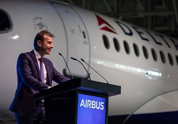 First A220 delivery to Delta Air Lines – Guillaume Faury