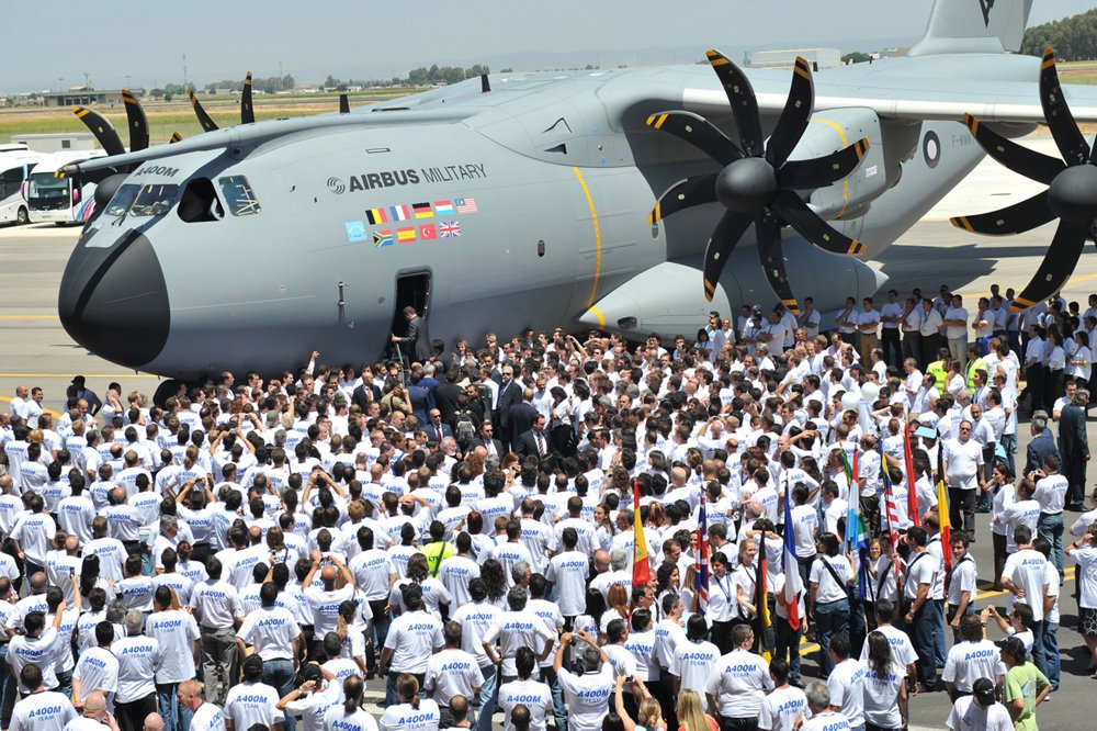 In a ceremony presided over by His Majesty Juan Carlos, Airbus Military has today rolled out the first complete A400M military transport aircraft from the final assembly line in Seville, Spain.