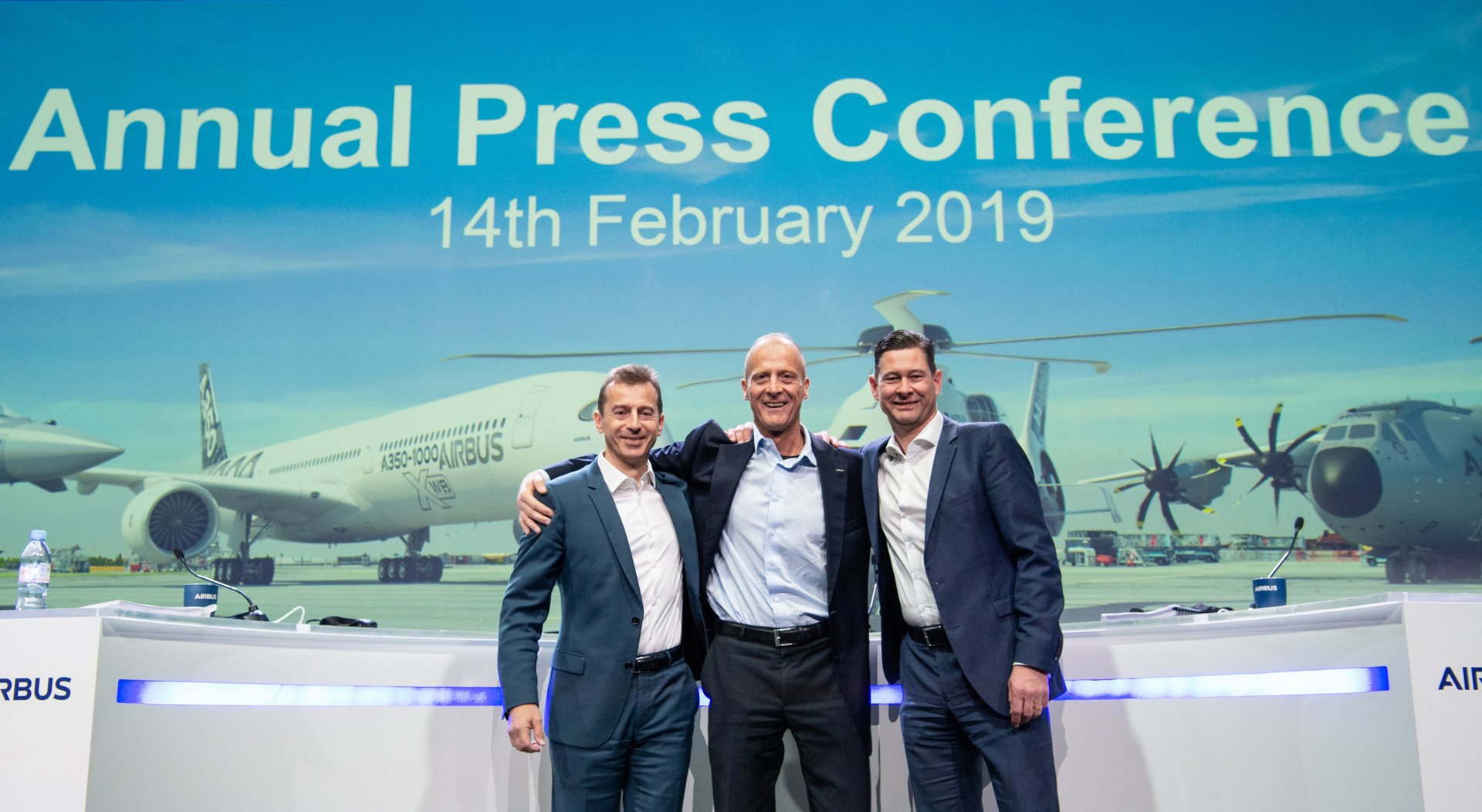 From left to right :

Guillaume Faury, President Airbus Commercial Aircraft

Tom Enders, Chief Executive Officer of Airbus

Harald Wilhelm, Chief Financial Officer, Airbus
