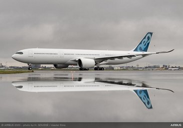 A330-900 Airbus MSN1967 251 Tonnes First Flight - taxiing