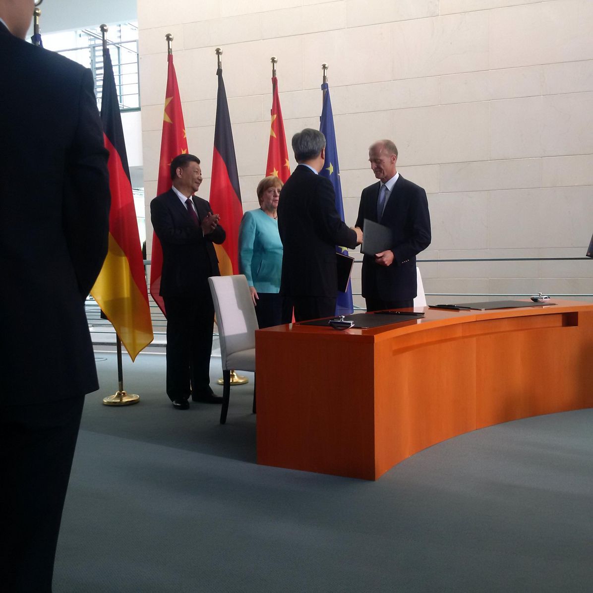 CAS Signs GTA For 140 Airbus Aircraft Photo Signature