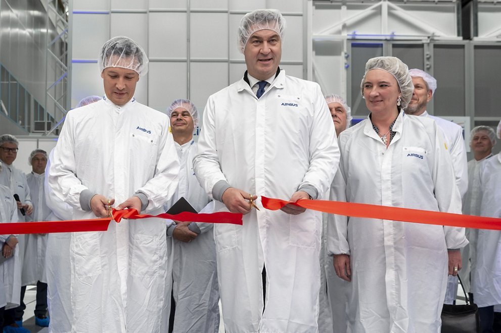 Bavarian Minister-President Markus SÖDER Minister Kerstin Schreyer Dirk Hoke, CEO of Airbus Defence and Space