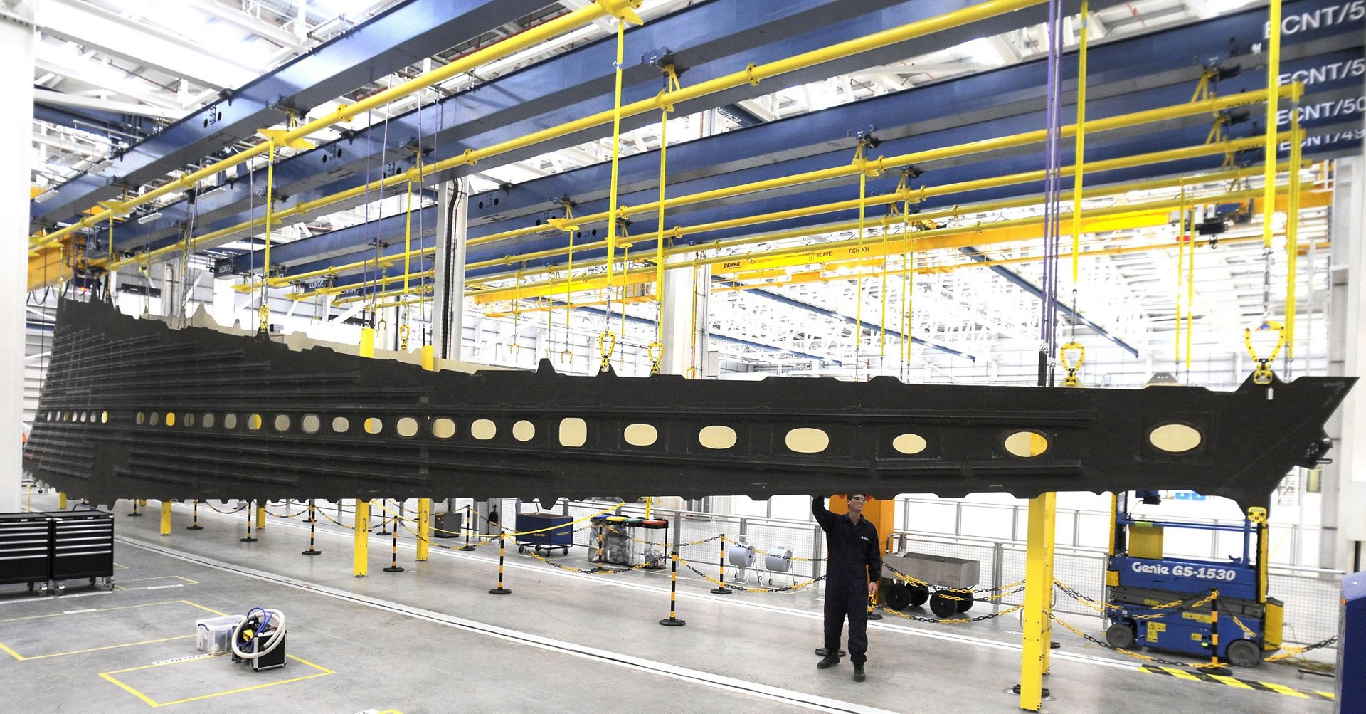 British Prime Minister opens new Airbus wing factory for A350 XWB