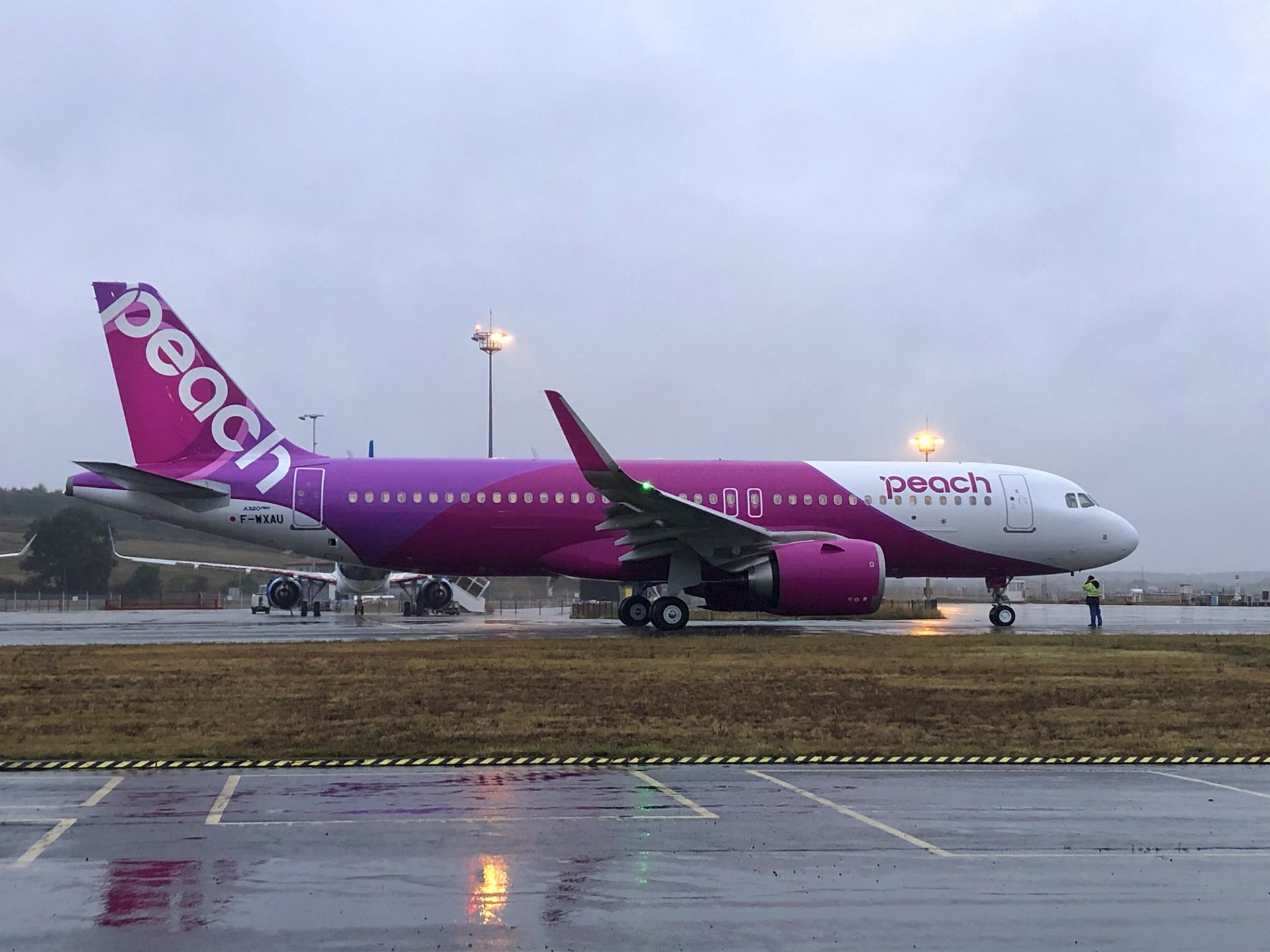 Peach Aviation takes delivery of its first A320neo ...