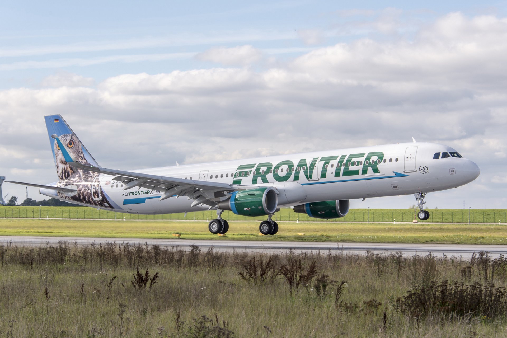 Frontier Airlines takes delivery of its first A321