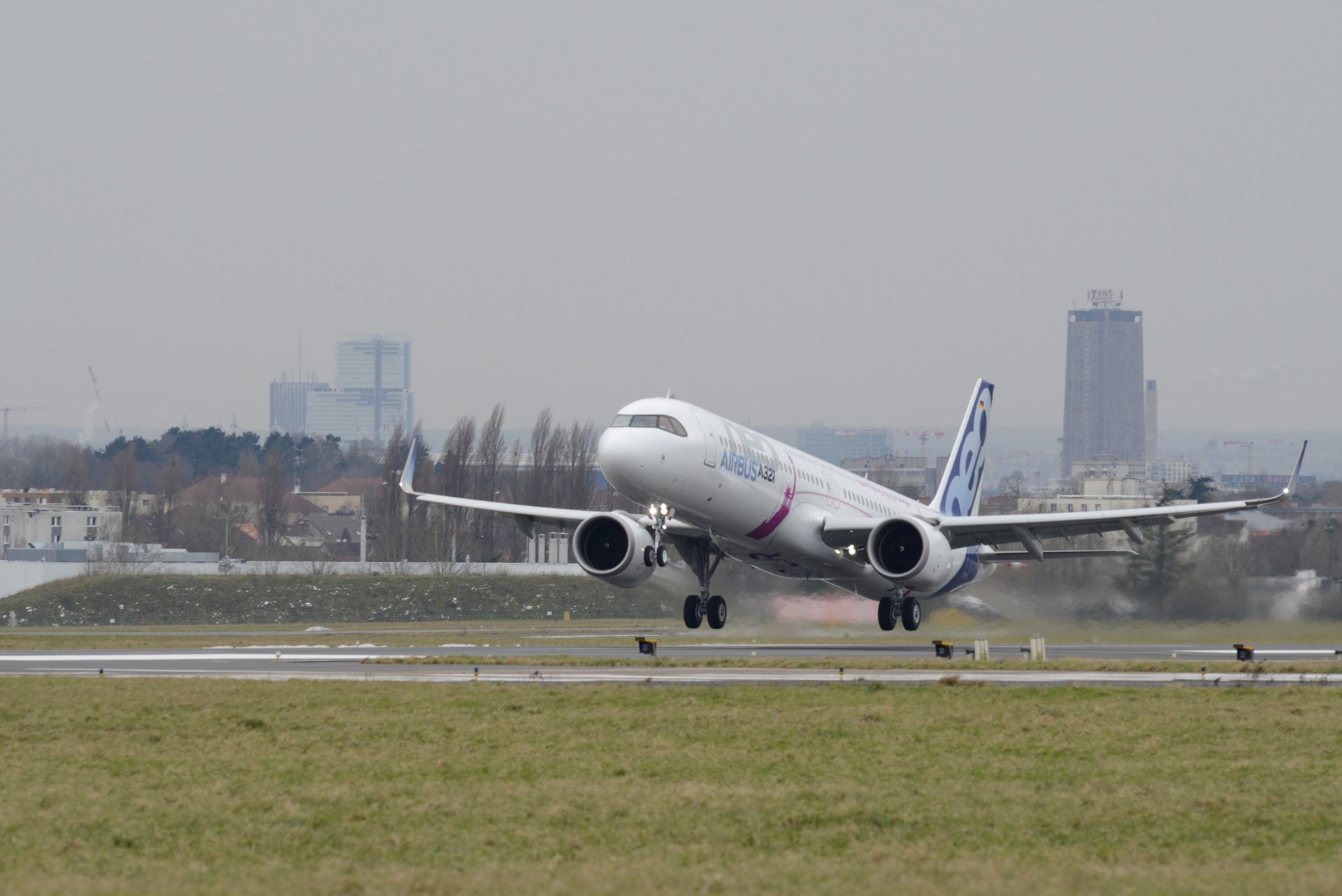 First Paris-to-New York nonstop flight flown by the A321LR