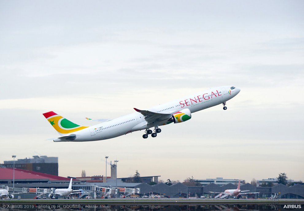 The A330neo for Air Senegal takes off