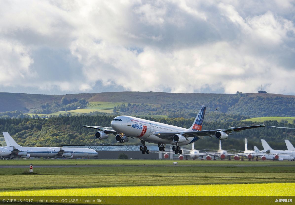 Laminar smart wing A340-laminar-flow-BLADE-demonstrator-first-flight-001