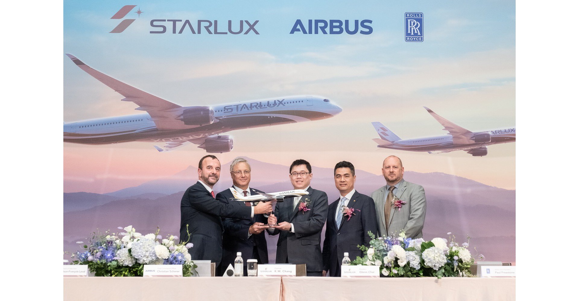 Resultado de imagen para Starlux airlines