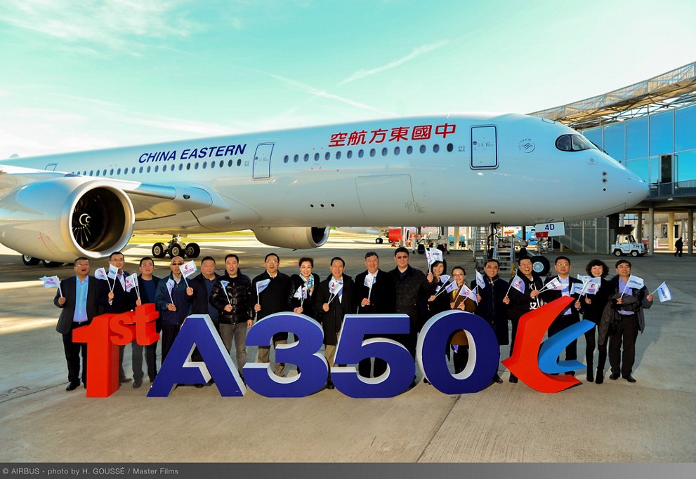 Ceremonia de entrega del primer Airbus A350 de China Eastern